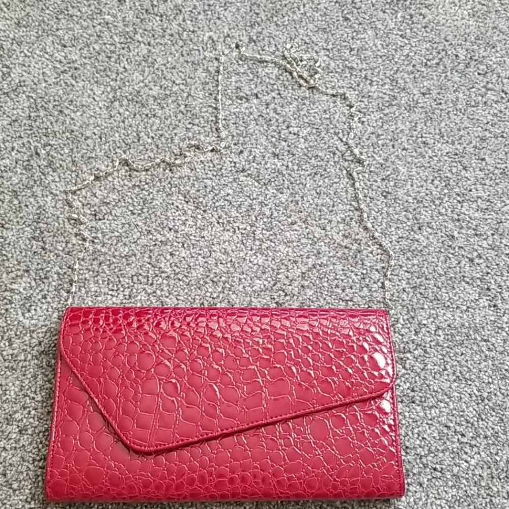 Red clutch